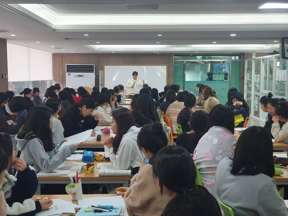 에듀셀파 여학생 독학기숙학원 국어 이근갑 특강